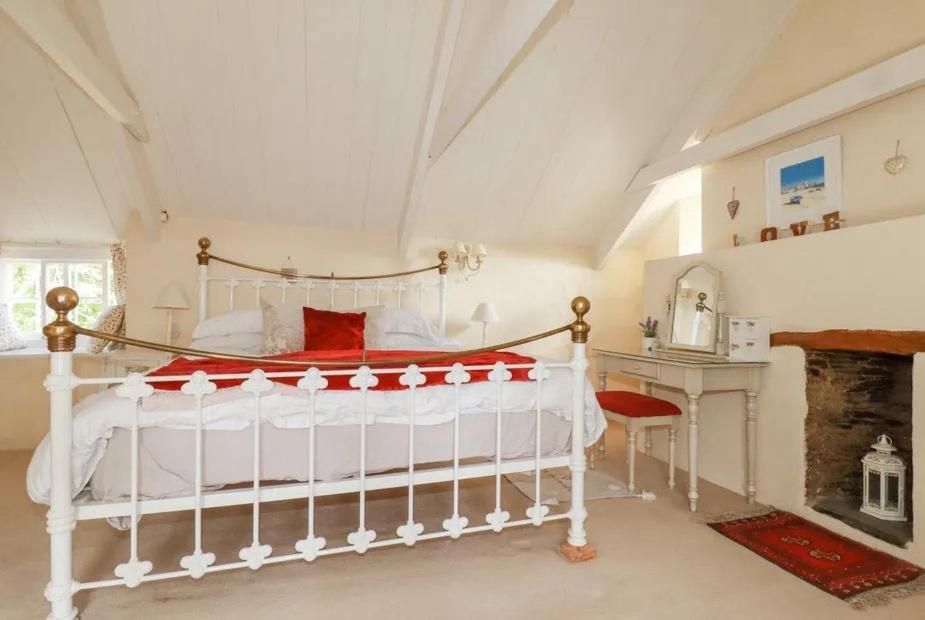Meadowside Cottage, Characterful Grade 2 Listed Cottage Near To Wadebridge And Padstow Zewnętrze zdjęcie